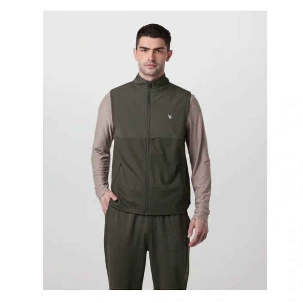 Vuori Men's Large Sunday Element Vest Kale Heather Green NWT Strecth Knit